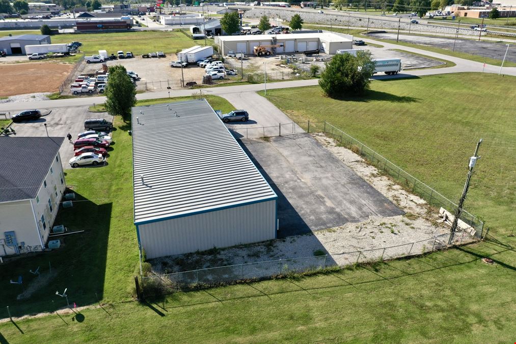 3,500 SF Office / Warehouse Space For lease in Rogersville