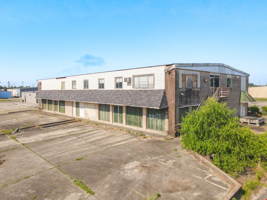 Office / Warehouse with Ample Parking in Melrose East