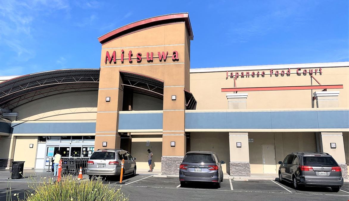 Strawberry Park Shopping Center
