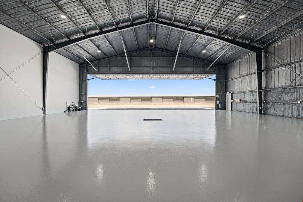 Corporate Hangar at Waco Regional Airport