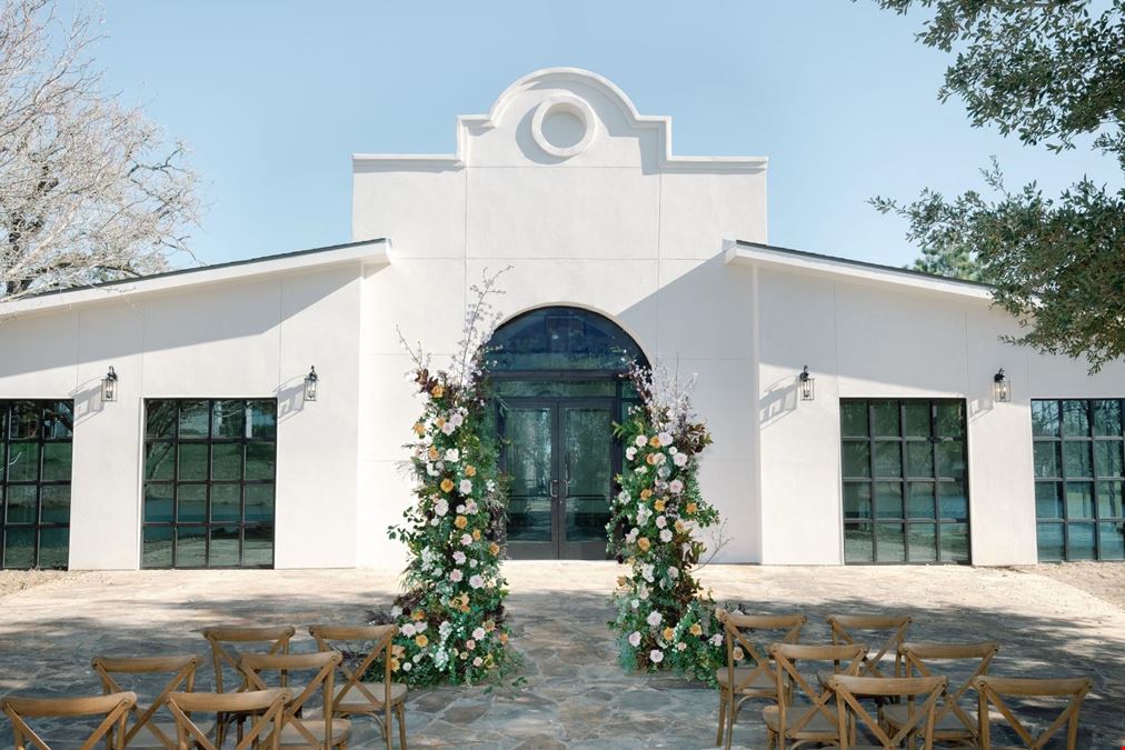 Elegant Hill Country Wedding & Event Center – 14,321 SF on 39 Acres
