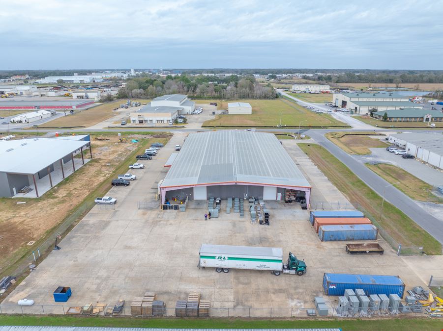±32,114 SF Fully Climatized Office/Warehouse