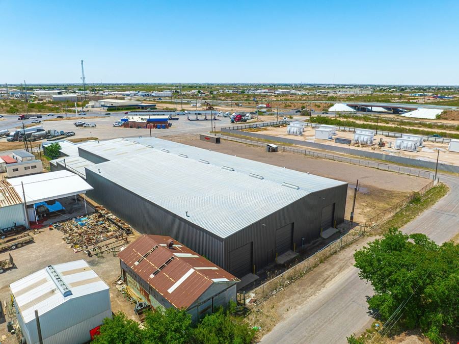 Amenity Heavy ±30,000 SF Industrial Office/Warehouse