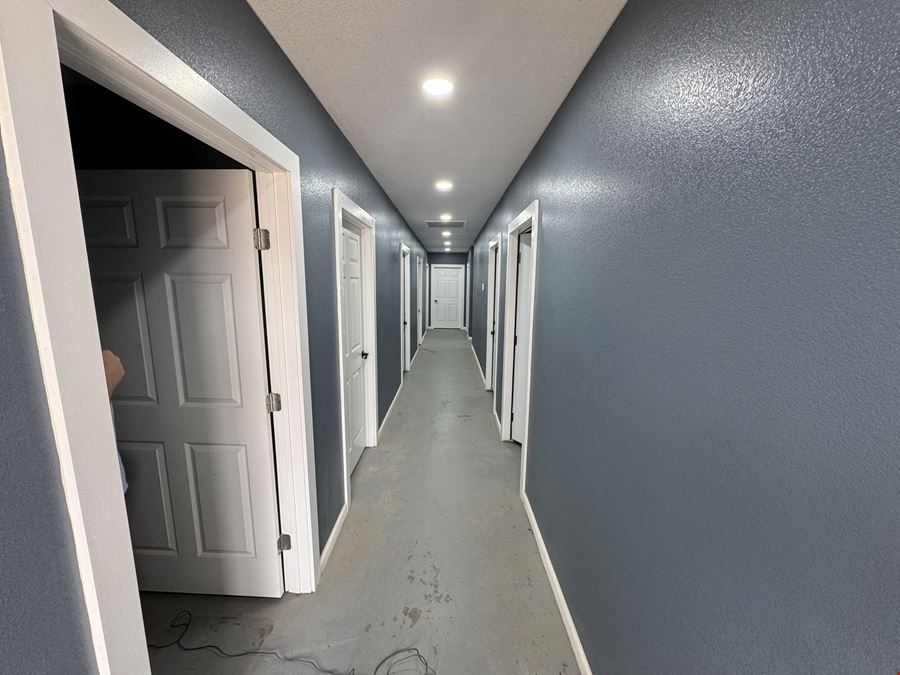 Office & Shop Space w/ Trailer Hookup