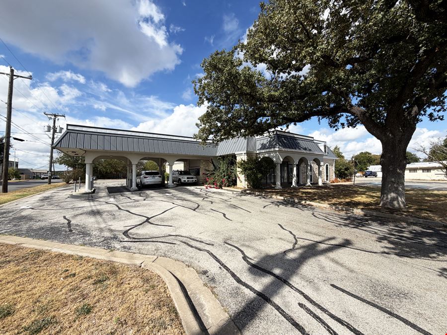 1100 Williams Dr