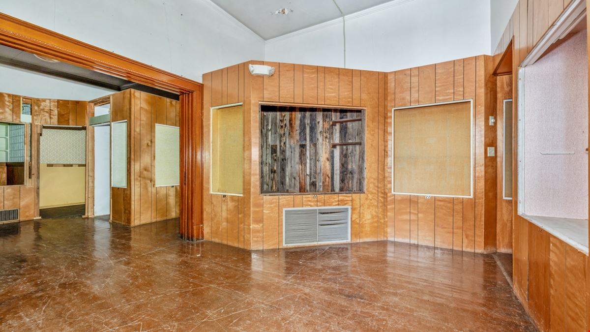 300 E. Ludington St.