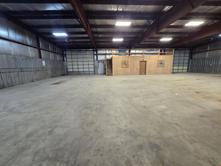 ±4,800 SF Free Standing Industrial Building | ±1 Acre Yard