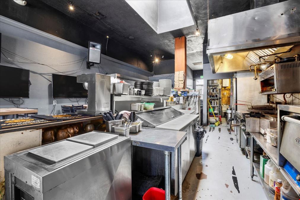 Roundin' 3rd + Selva - Two Highly Regarding Long Beach Restaurant