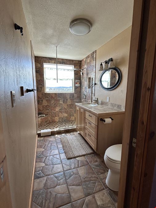 Turn-Key B&B, Restaurant, Retreat & Lodge Investment Opportunity
