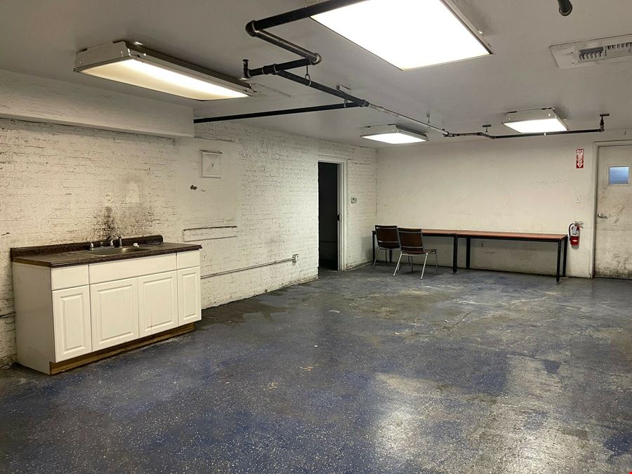 Office/Warehouse Space w/ Large Yard in Fresno, CA