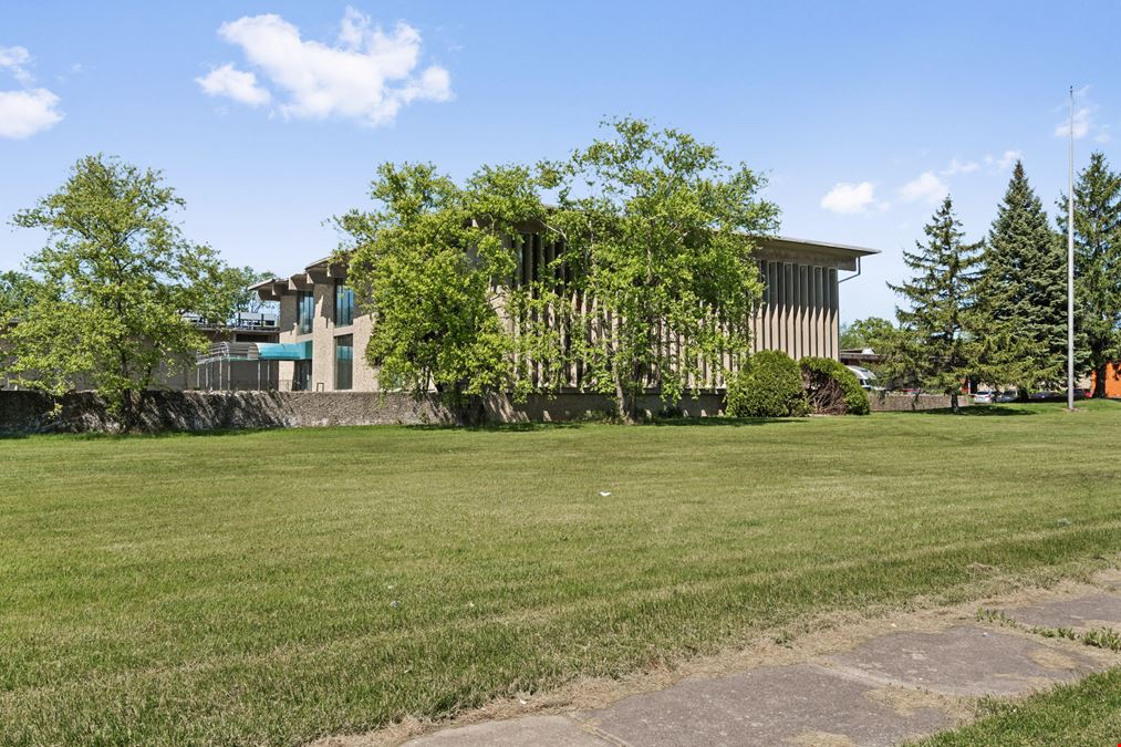 ±123,600 SF Warehouse & Office on 7.0 AC | Incentives