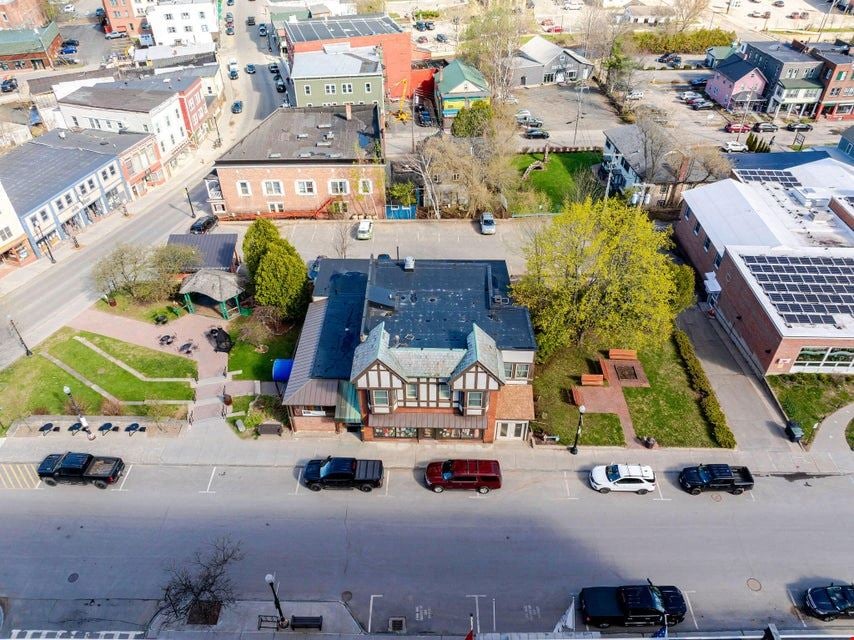 97 Main St