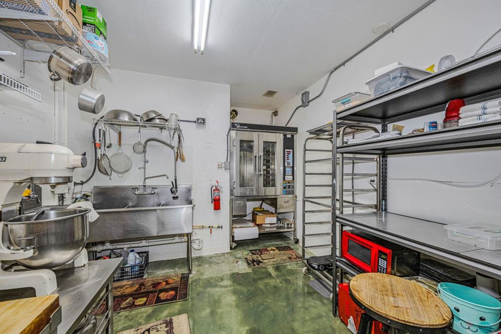 2,500SF Commercial Building in Safety Harbor