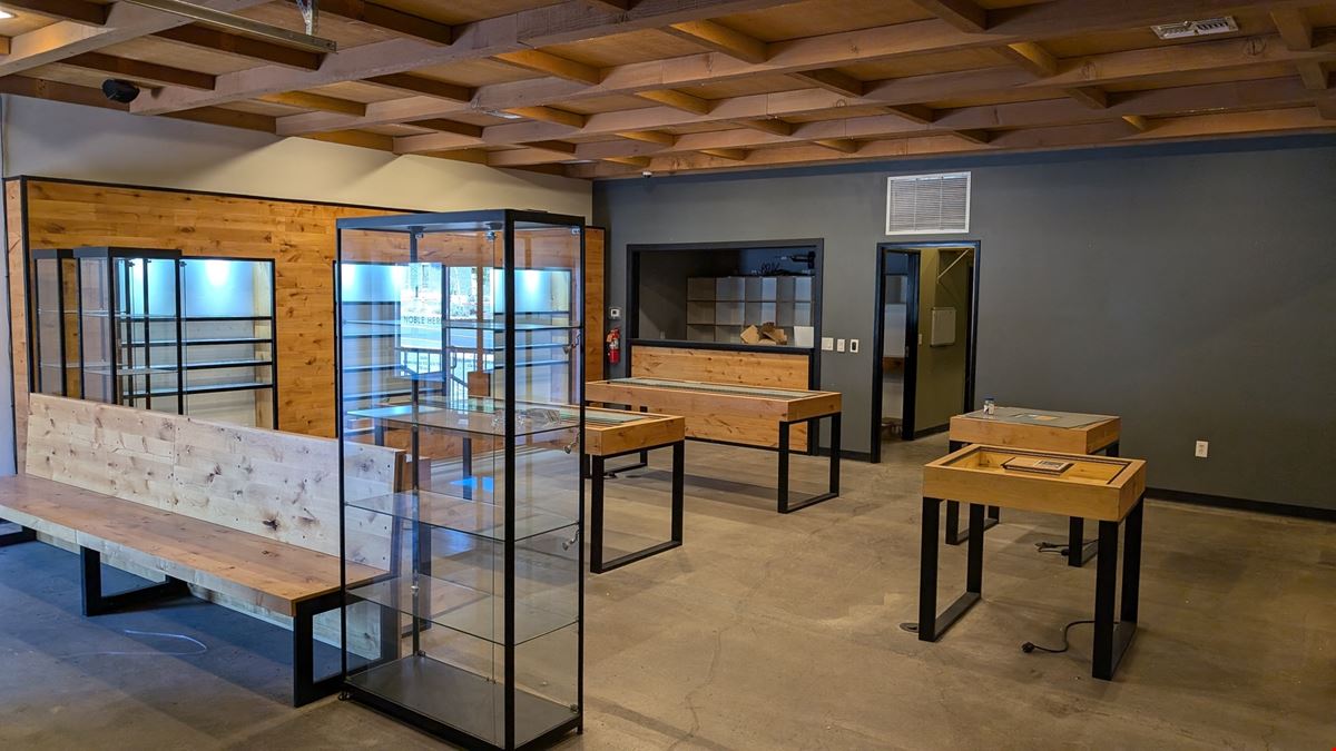 High Profile and Versatile Commercial Property