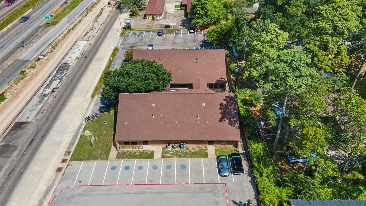 Move-In Ready Office Suite | Interstate 45 Frontage