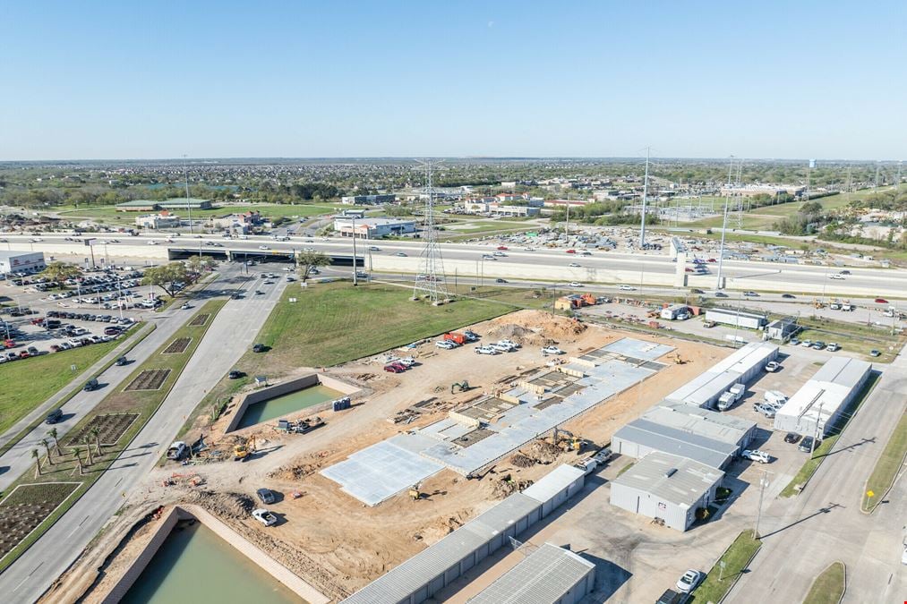 Parkway Medical Plaza - Corner of Gulf Freeway and 96 League City Parkway