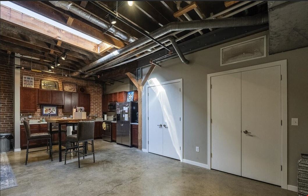 3814 Farnam Office Suites