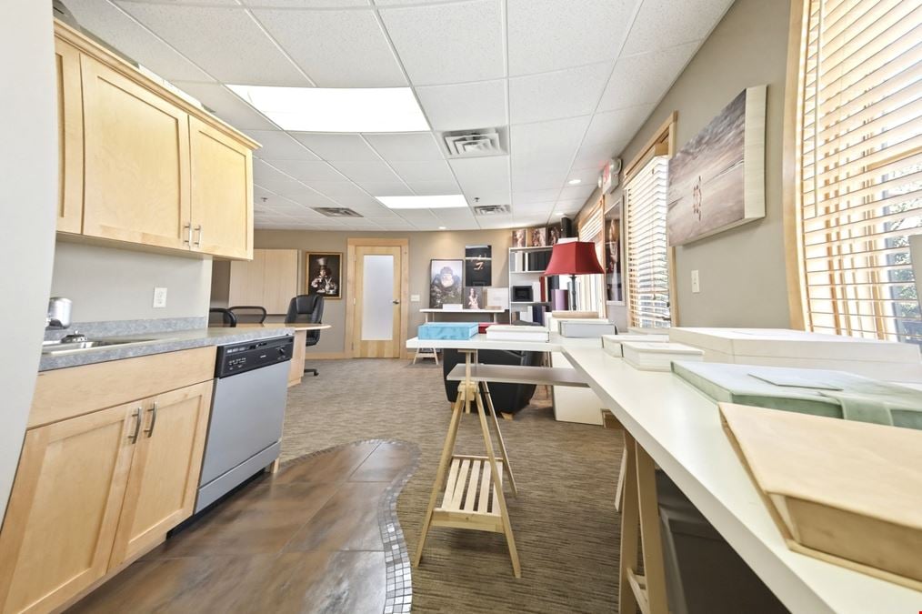 Beautiful Beacon Shore Office Park 2nd Floor Office Condo, located on Armstrong Lake in Oakdale!