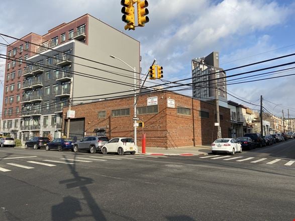 Preview of Industrial space for Rent at 11-25 Broadway