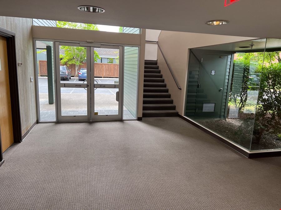 100% Leased Investment in Lake Oswego