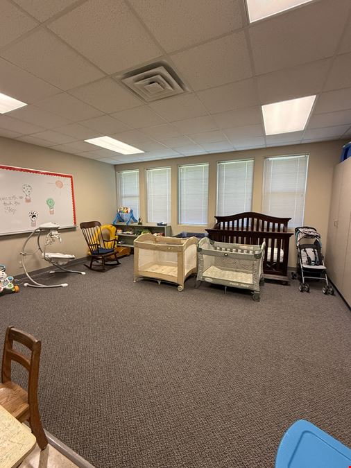 Move-In Ready ±6,400 SF Educational Facility + Playground | Broadmoor Presbyterian Campus, Shreveport