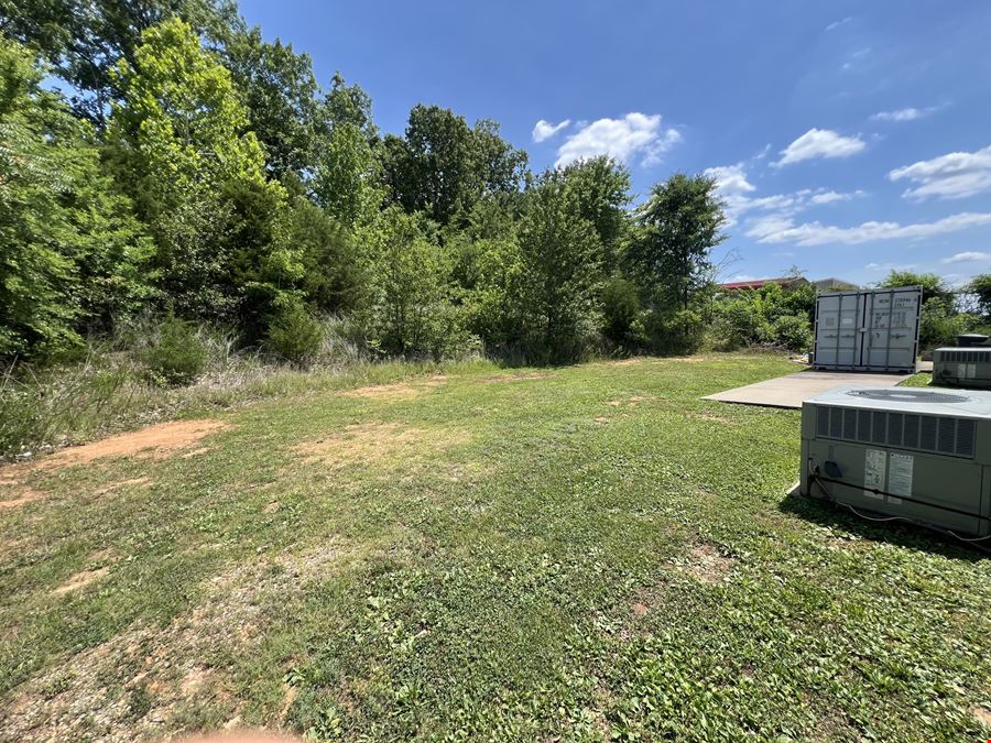 211 W Dunbar Cave Rd