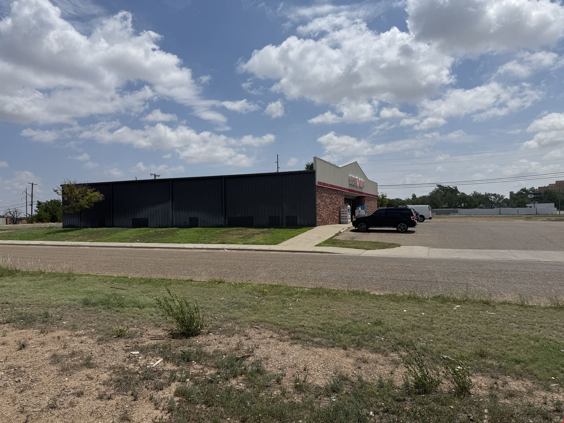 Former Family Dollar 