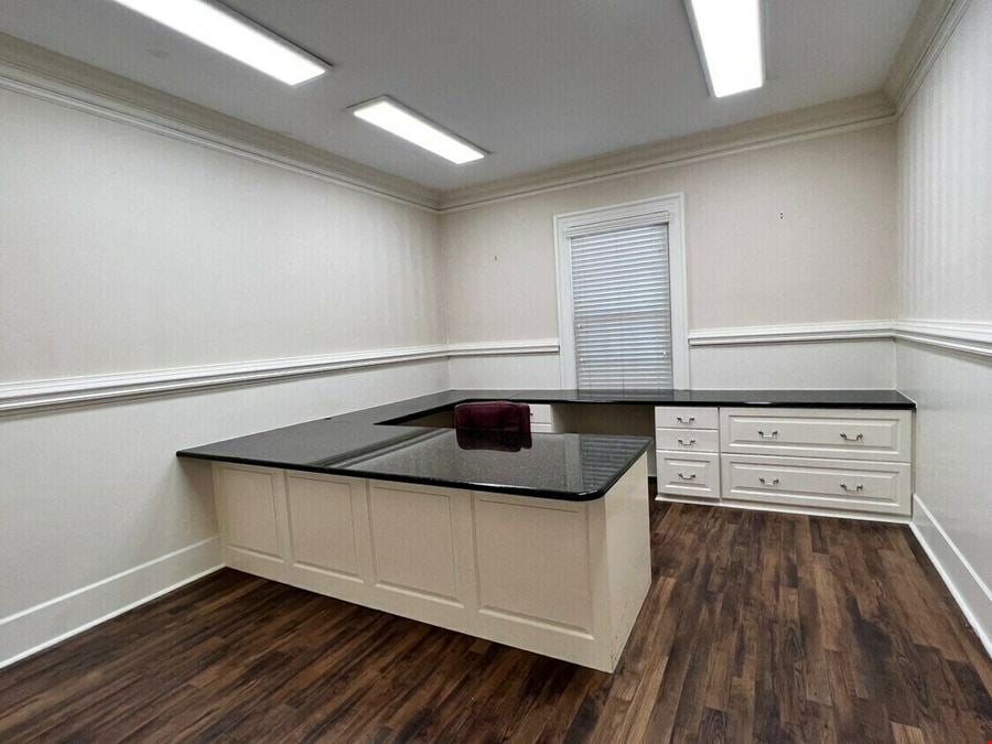 1407 Calhoun St