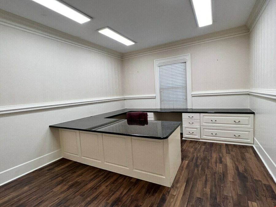 1407 Calhoun St