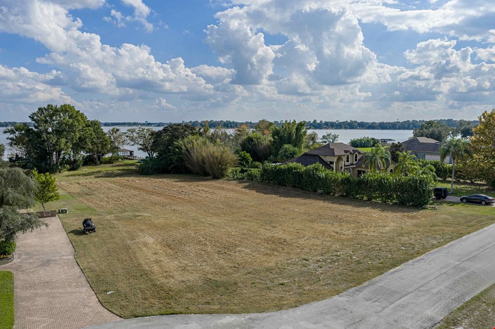 Stunning 1.25 AC Lot on Lake Mariana