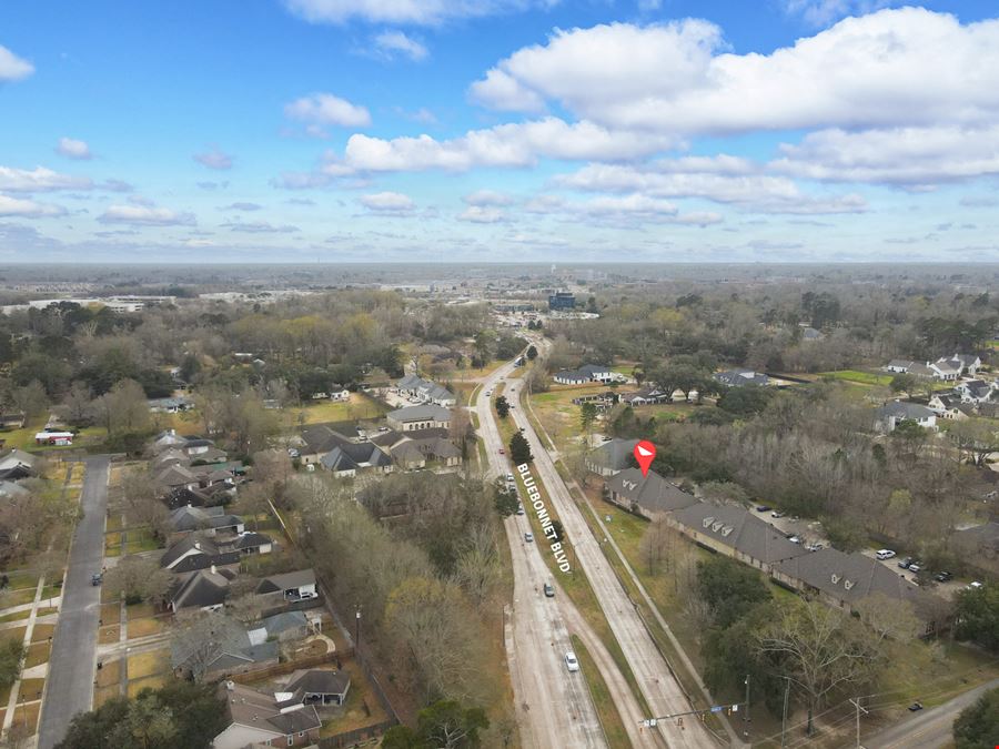 Professional Office Suite on Bluebonnet Blvd