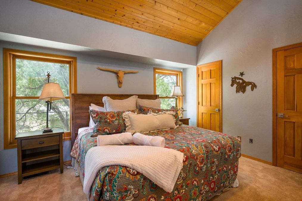 Live/Work Space - Boutique Shop in Chama, NM for Sale