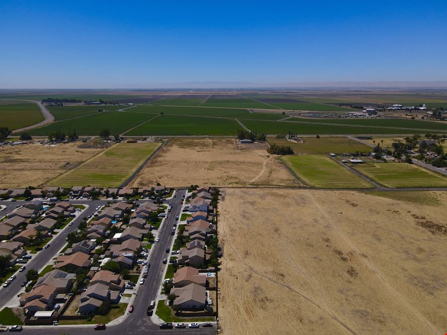 ±16.40 Acres of Vacant Residential Land in Dos Palos, CA