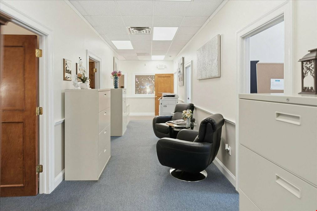 1038 West Jericho Turnpike