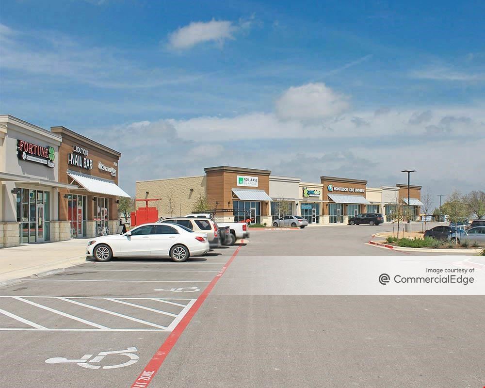 The HEB Plus! Hutto Shopping Center