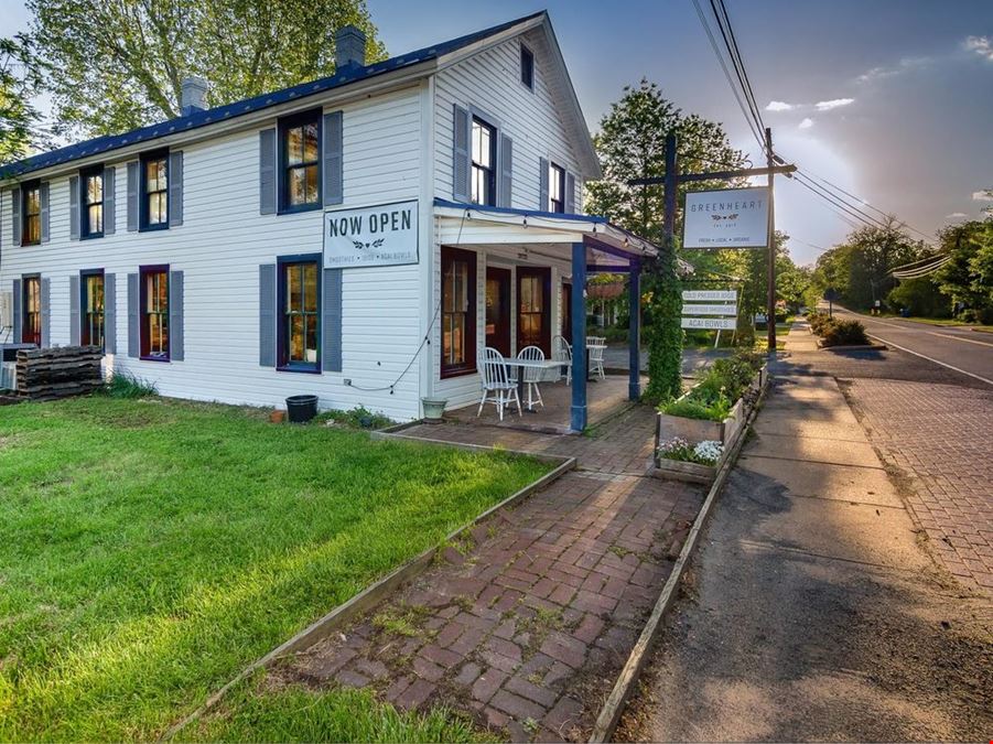Free Standing First Floor Retail for Lease