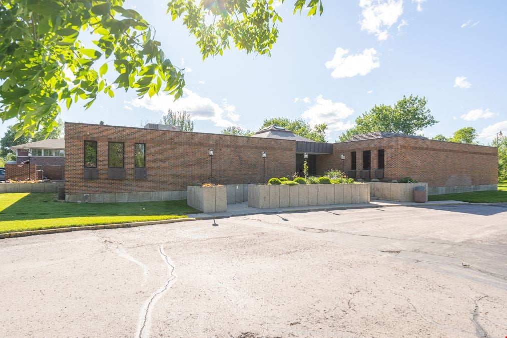 2800 Jackson Blvd