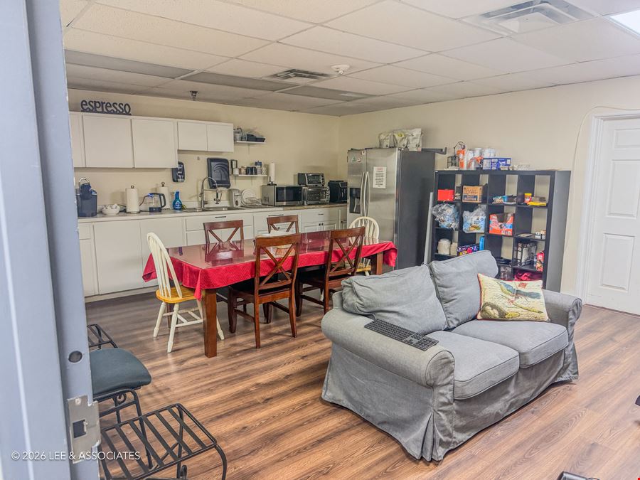 Flex Space with Conditioned Warehouse - 6915 NW 4th Blvd, Suite A