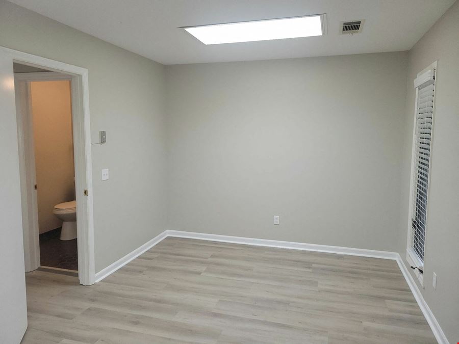 5734 Windsor Drive, Unit 4B