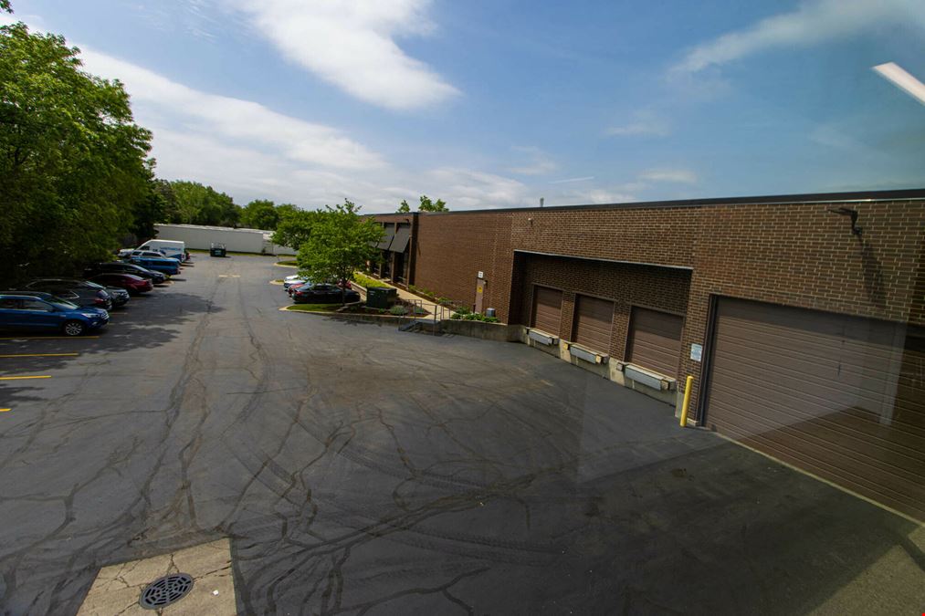 955 E Algonquin Rd