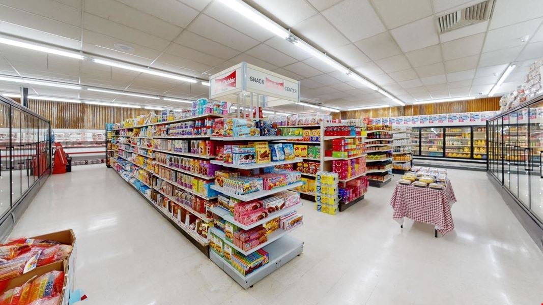 Retail Center with Profitable Grocery Store