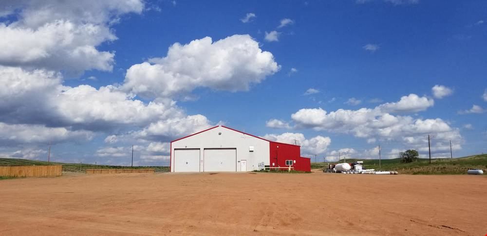 12,750 SQ FT Shop on +/- 38 Acres on Highway 85 South in Watford City