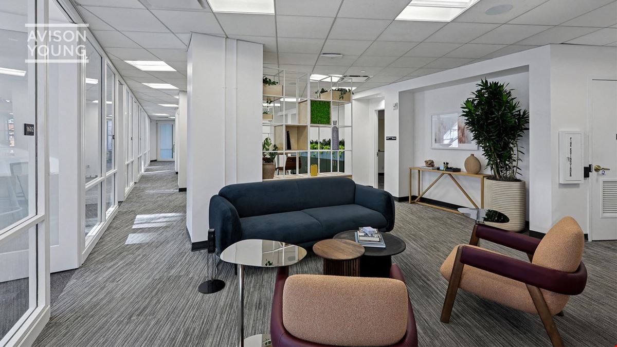 Indy by Industrious - 5 Columbus Circle