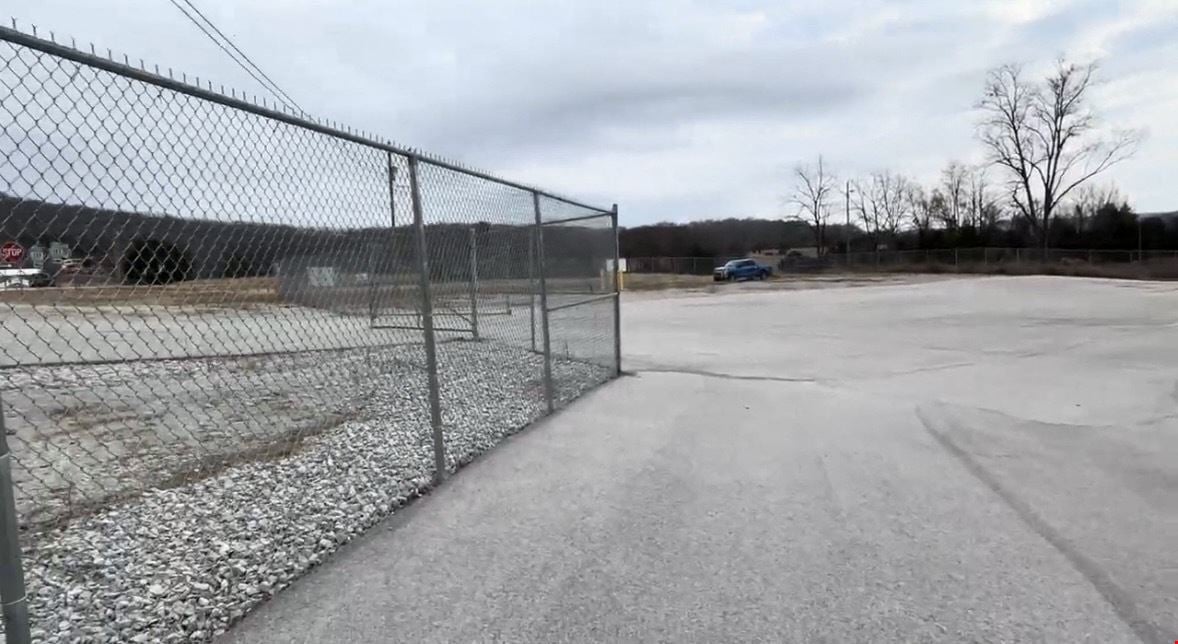 3260 East Gooseneck Rd., Sparta, TN 38583