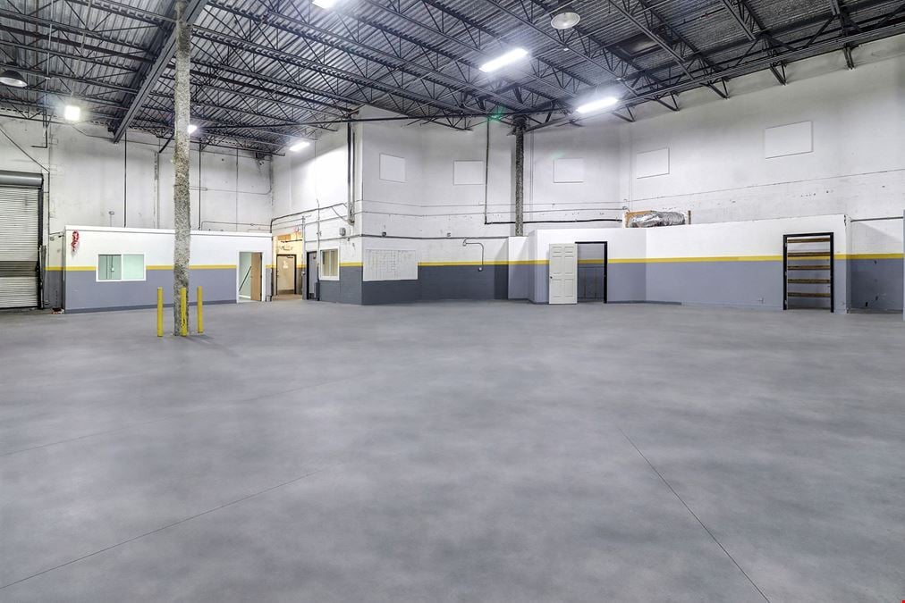 Powerline Commerce Center