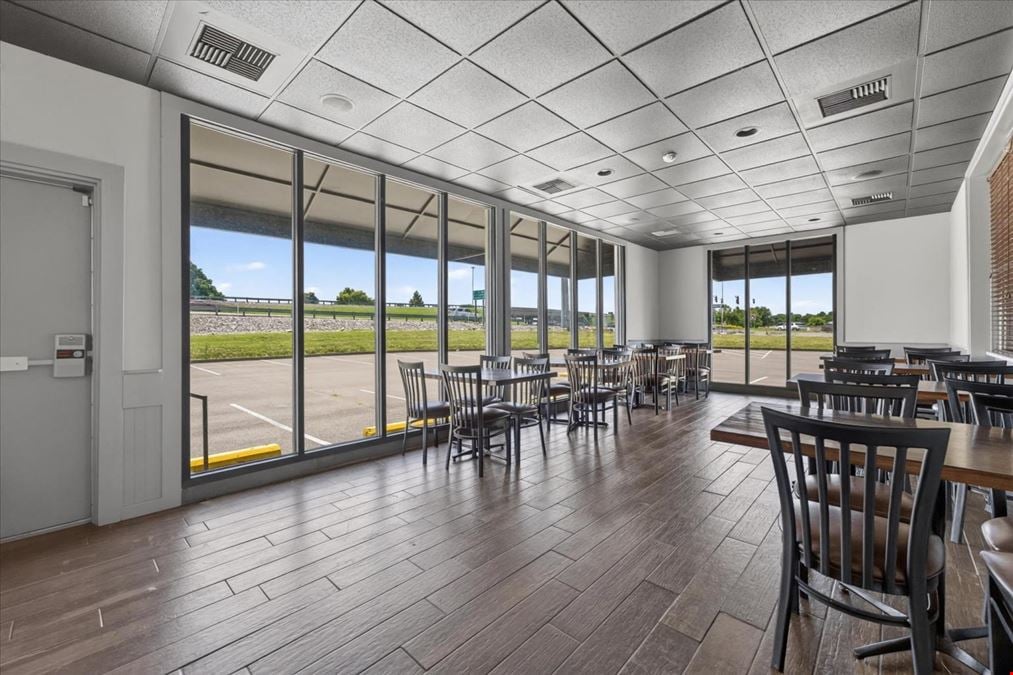 COMING SOON (Live Mon 6/22) - 4000 Fort Campbell Blvd - For Lease