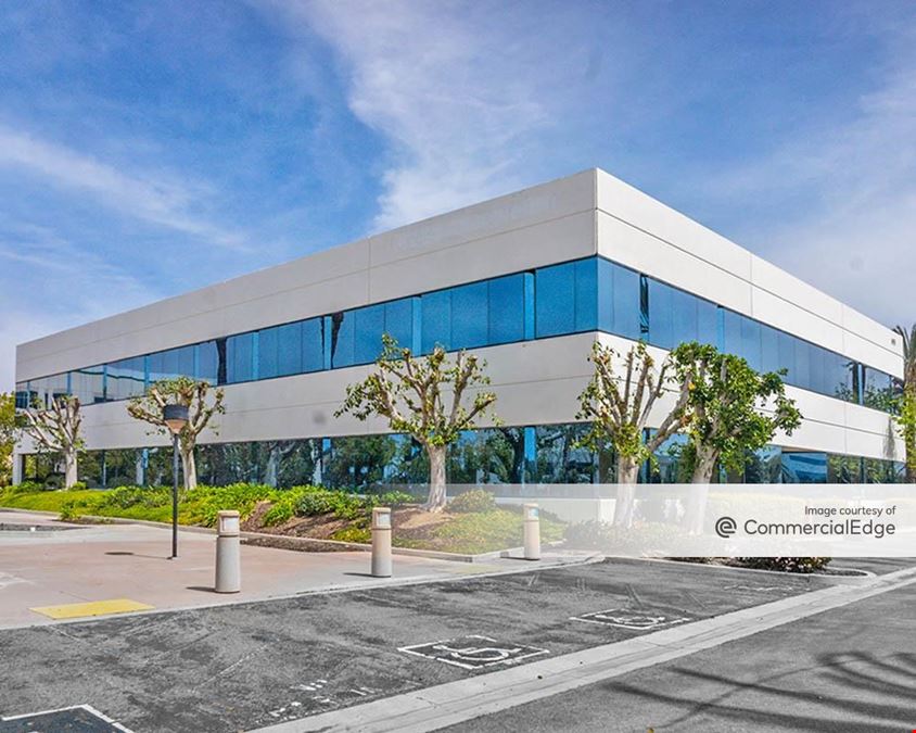 Corona Corporate Center - 495 East Rincon Street
