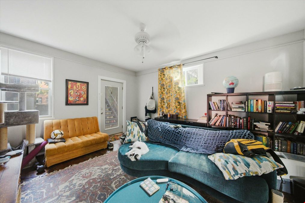 905 W Fletcher St, Chicago, IL 60657