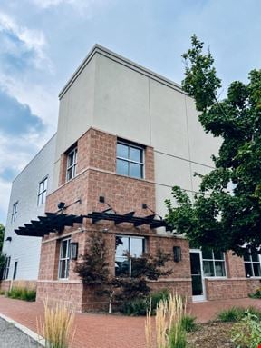 2000 W Hamilton Pl
