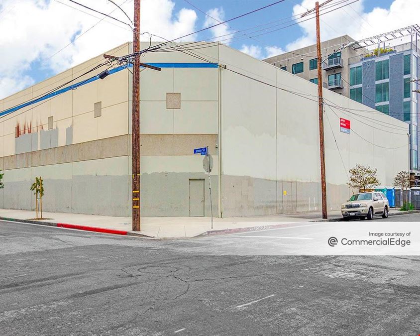 667 Santa Fe Ave.